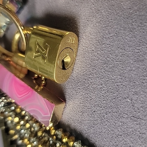 Louis Vuitton lock and key - Picture 17 of 17